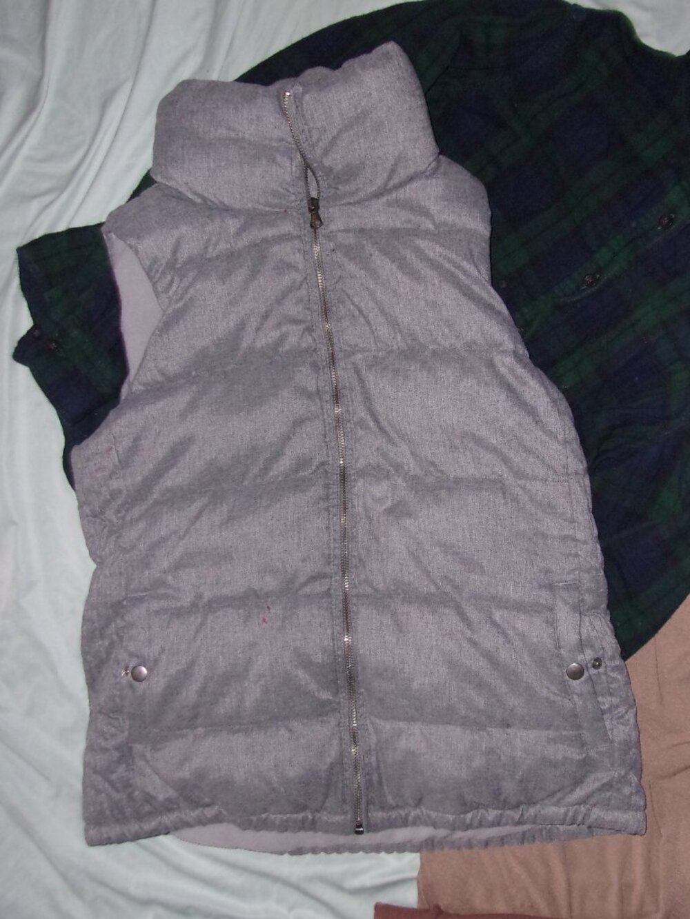 size small womens outdoor wear vest gorpcore gray puffer